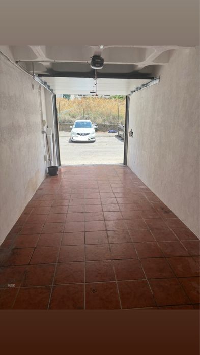 Garagem para alugar Massama