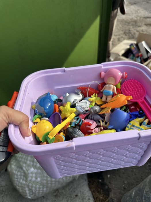 Іграшки лотами багато з дитячоі студіі