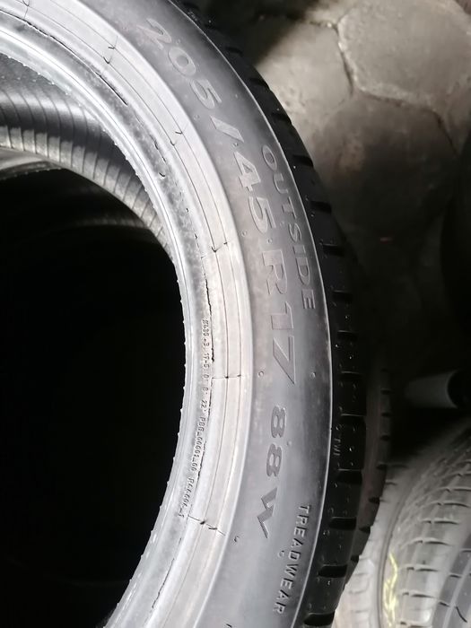 205/45/17 Pirelli