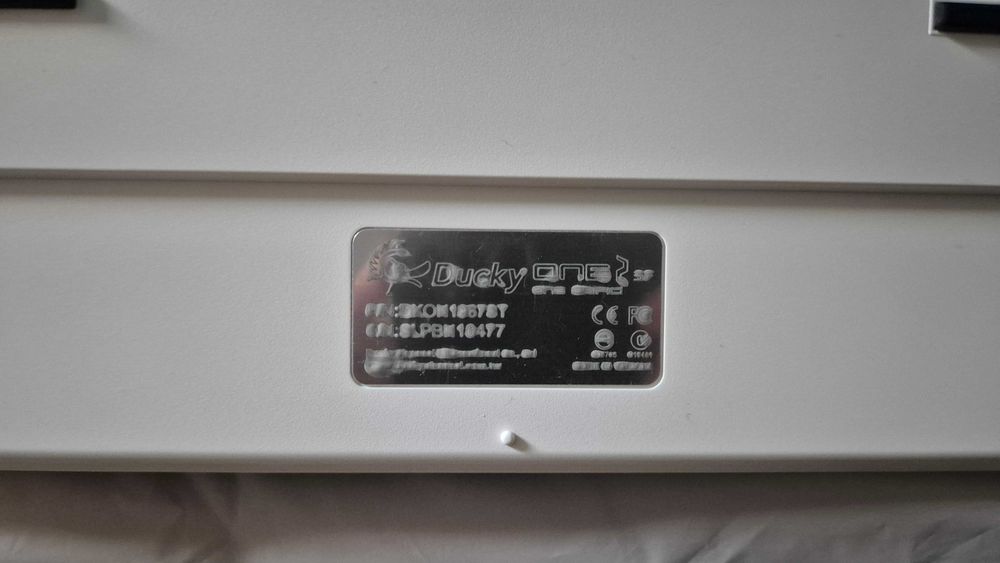 DUCKY ONE 2 MINI SF (cherry mx red silent)