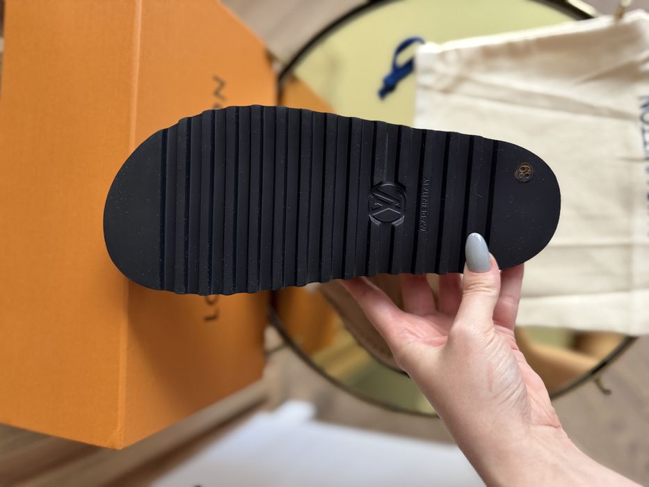 Buty z futerkiem Louis Vuitton
