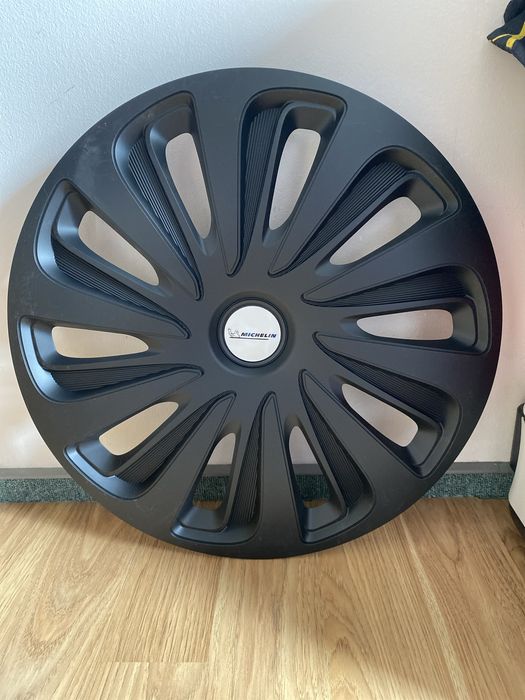 Komplet kołpaków Michelin 17”