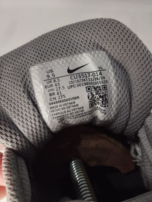 Nike чоловічі кросівки в сітку, 43 розмір.
