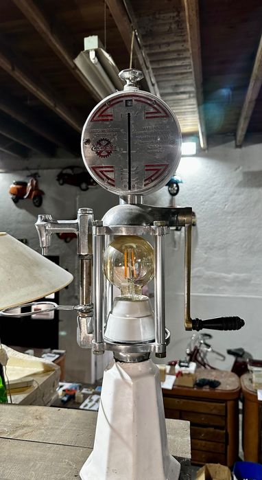 Candeeiro bomba de êmbolo