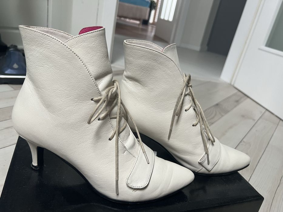 Ботильйони, черевики,