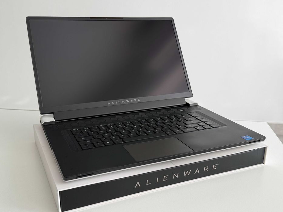 ALIENWARE X17 R1 | RTX 3080 16GB | 64GB RAM | 2TB SSD | SUPER STAN | FV23%
