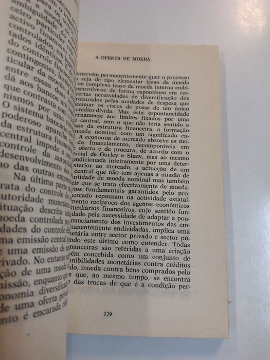A oferta de moeda, de Suzanne de Brunhoff