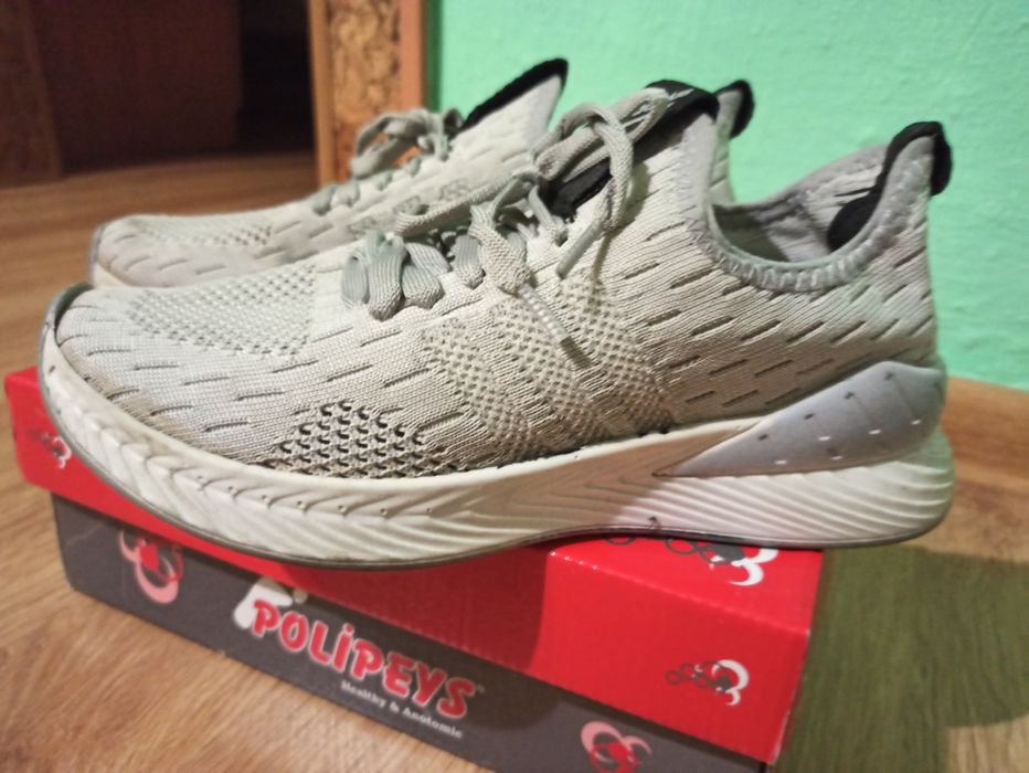 Продажа кросівок Adidas
