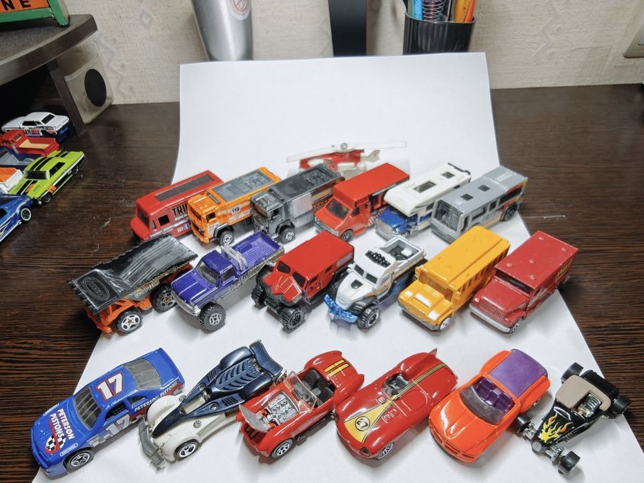 Машинки модели hot wheels matchbox