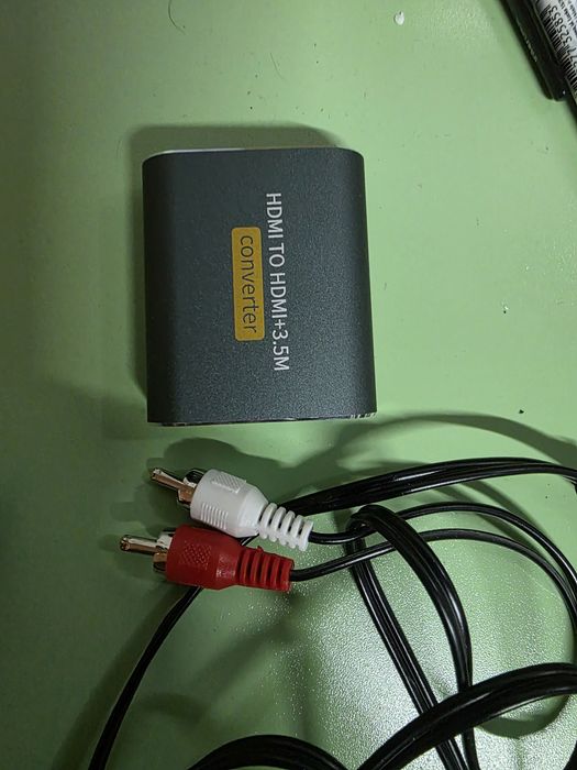 konwerter HDMI na HDMI+3.5M 4K2K. Konwertuje cyfrowy sygnał audio HDM