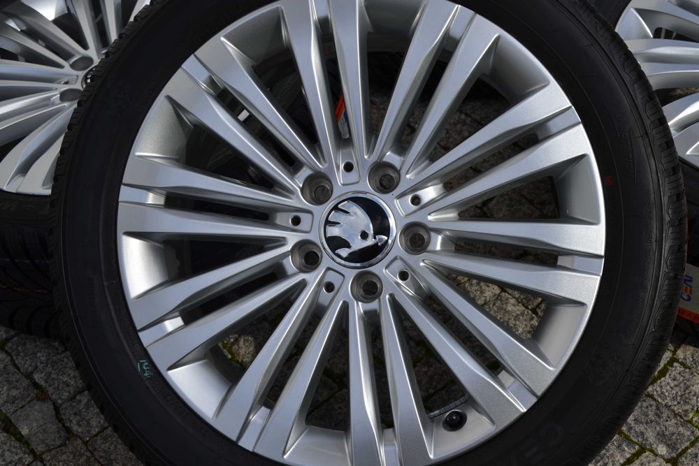Koła Skoda Octavia 2,3 Opony Zimowe 225/45R17 Nowe 2025