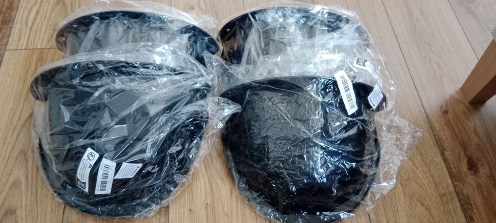 Daszek czarny do kamery zewnętrznej nowy