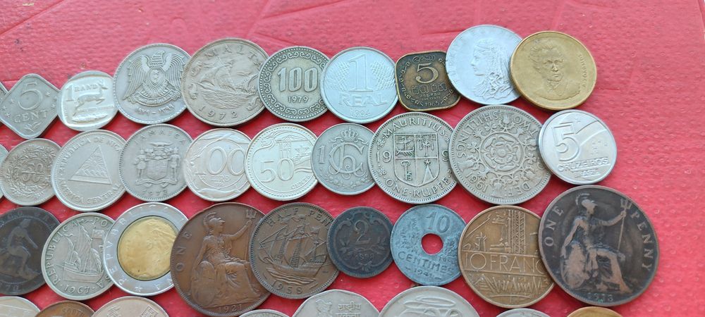 Набор цікавих монет світу, 50шт