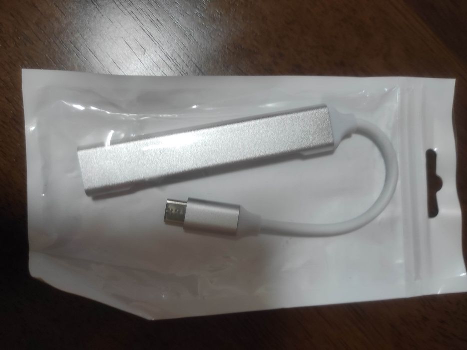 USB 2.0 Hub with 4 Ports (USB-C Input)64740112880642122