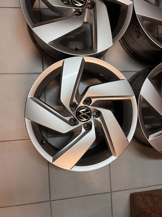 Jantes 17” 5x112 Originais Vw Golf MK8 Richmond