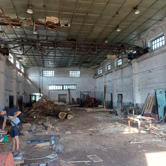 продаж виробництва, складу з кранбалкою