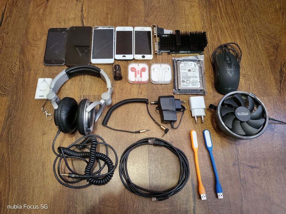 Продам одним  лотом  електроніку