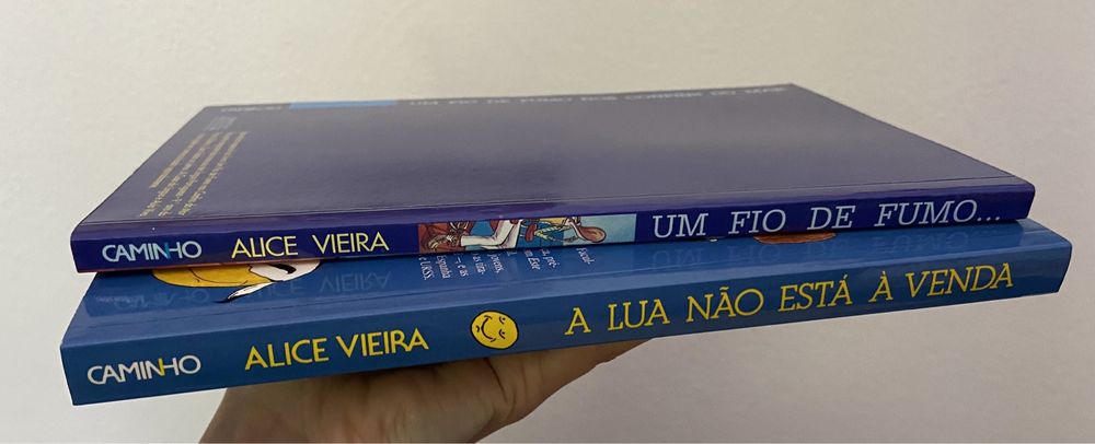 A Lua Não Está à Venda; Um Fio de Fundo nos Confins do Mar