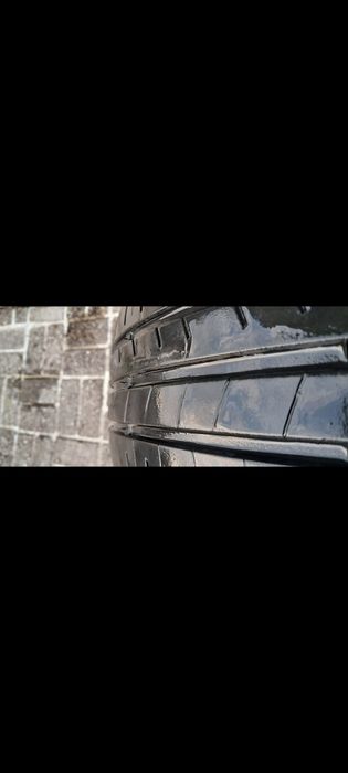 Vendo 5 Pneus Semi-Novos com Jantes em Aluminio