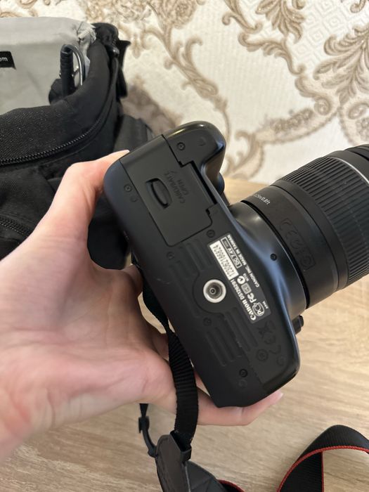 Фотоапарат Canon 1100D повний комплект в ідеальному стані
