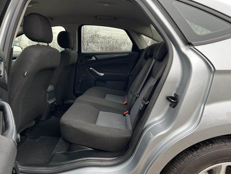 Ford Mondeo 2012 1.6 бензин