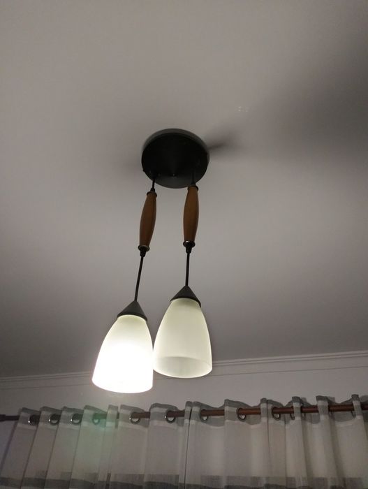 Candeeiro duas lâmpadas 10€