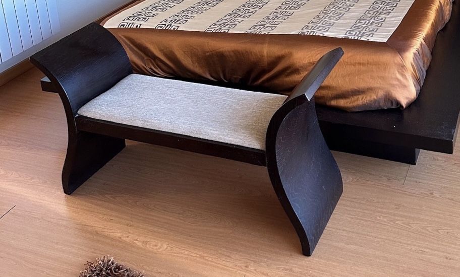 Banco Madeira apoio quarto