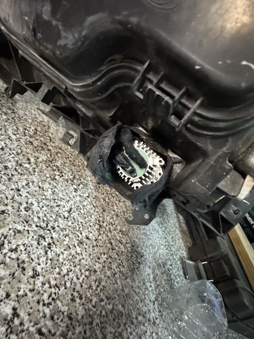 Oticas Bwm e9x Pre LCI