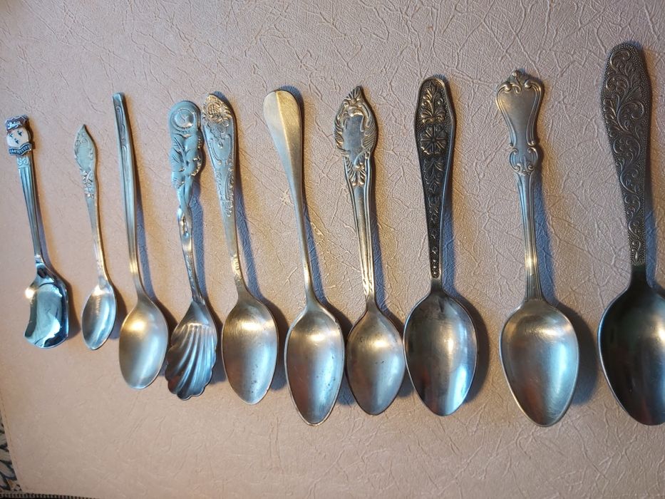 Stare łyżeczki kolekcjonerskie