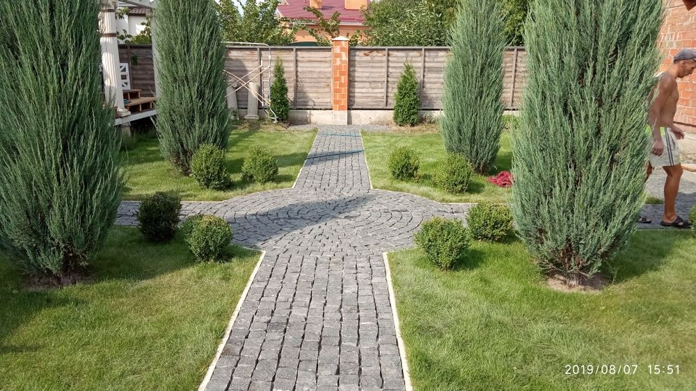 Гранітна бруківка 350гр з доставкою ( укладання)