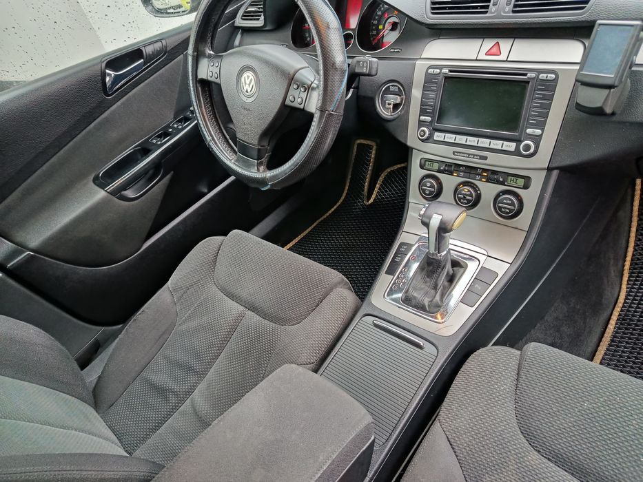 Фольксваген пасат 2007 року автомат.