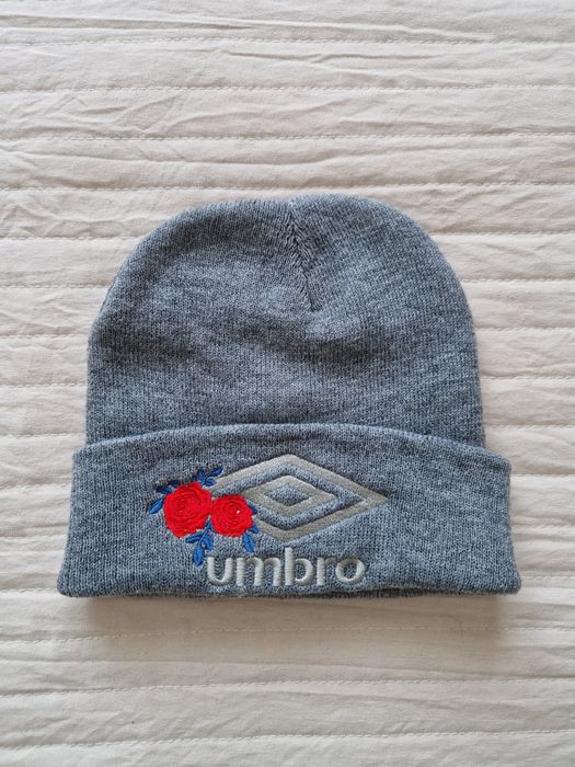 Szara czapka zimowa Umbro