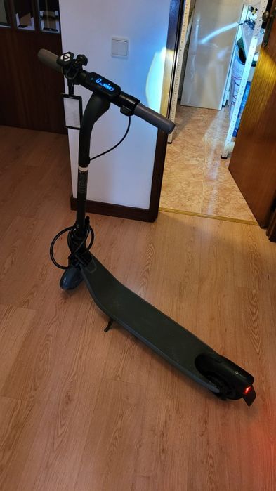 Trotinete Elétrica Ninebot Segway E2 II + Capacete Bluetooth + Cadeado
