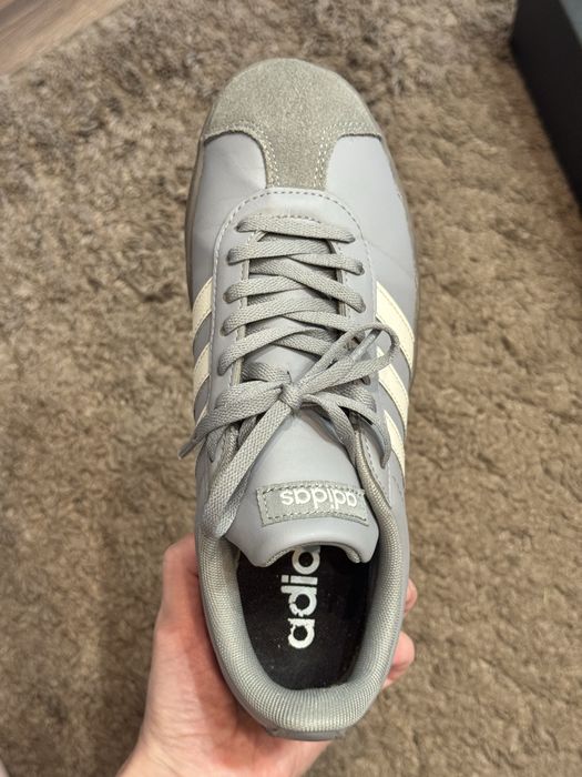 Шкіряні кросівки adidas