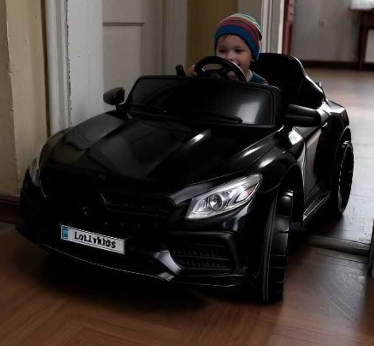 Дитячий електромобіль з пультом керування та м'яким сидінням бу