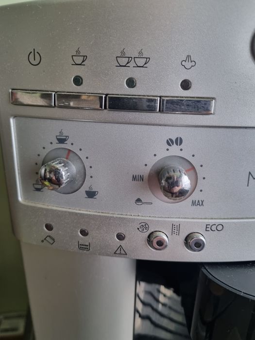 Ekspres ciśnieniowy Delonghi Magnifica