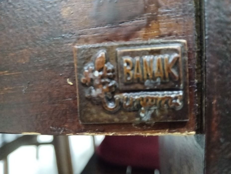Mesa de madeira marca banak