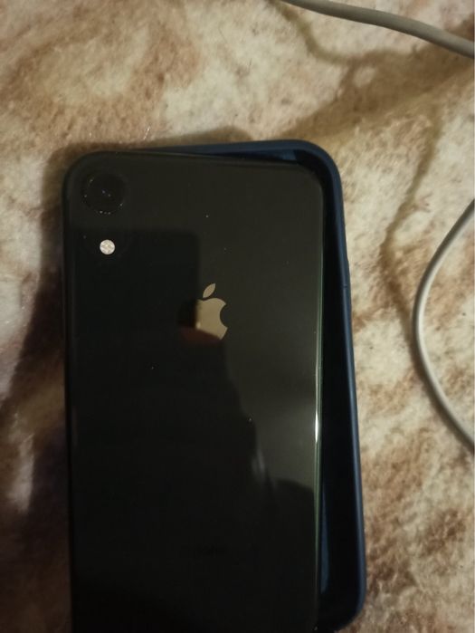 Продам iPhone Xr на 128 гб