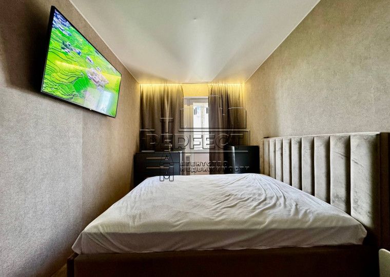 Продаж 2к квартири Якуба Коласа 5