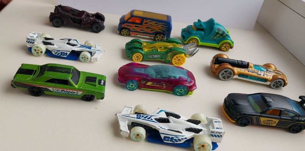 Машинки Hot wheels хот вілс
