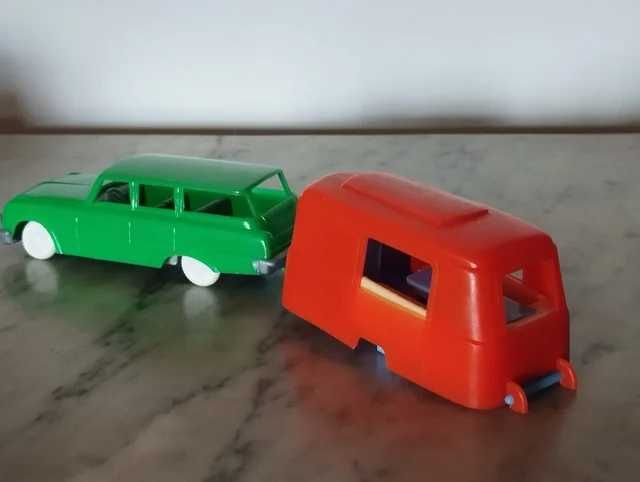 Ford e Atrelado Plástico Alemão