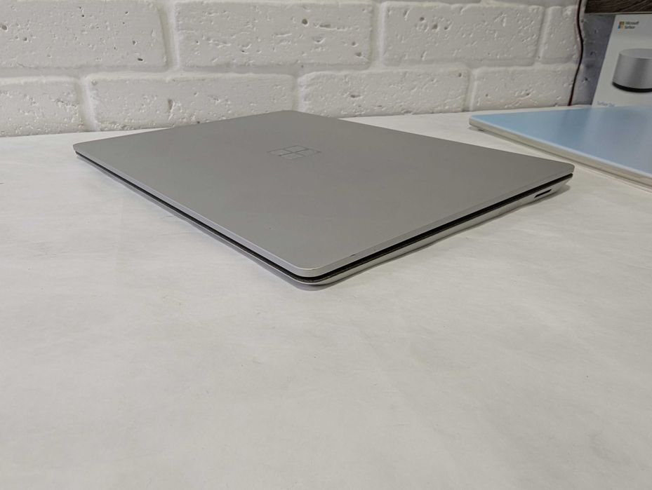 Microsoft Surface Laptop 2 - 13.5" - Core i7-8650U/16gb/512gb #26
