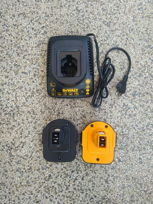 Carregador Dewalt e duas baterias