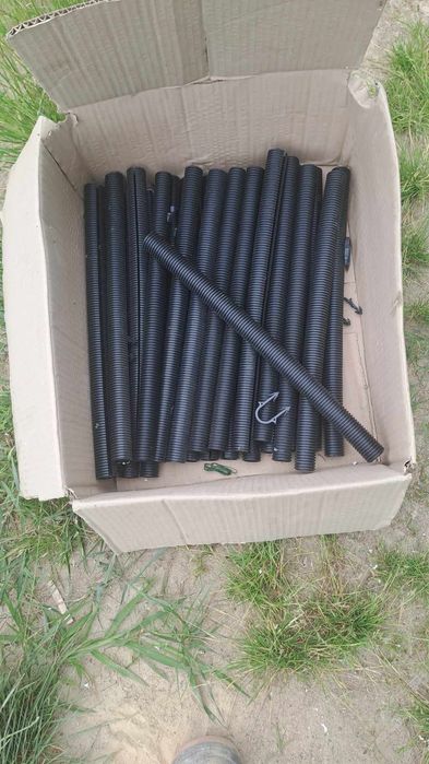 Rura do podłogówki pozostałość po budowie