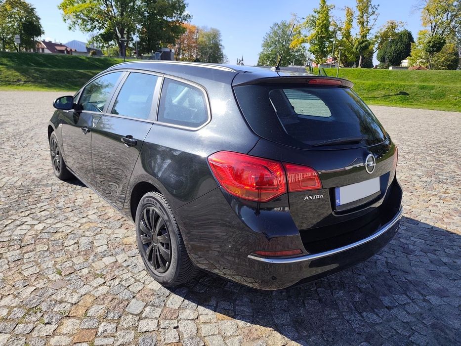 Opel Astra Kombi 2014