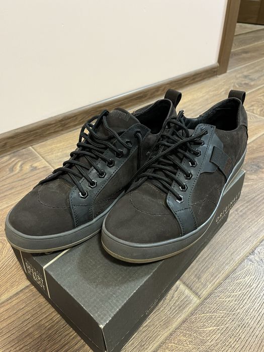 Чоловічі туфлі-кеди CATerpilar в гарному стані.