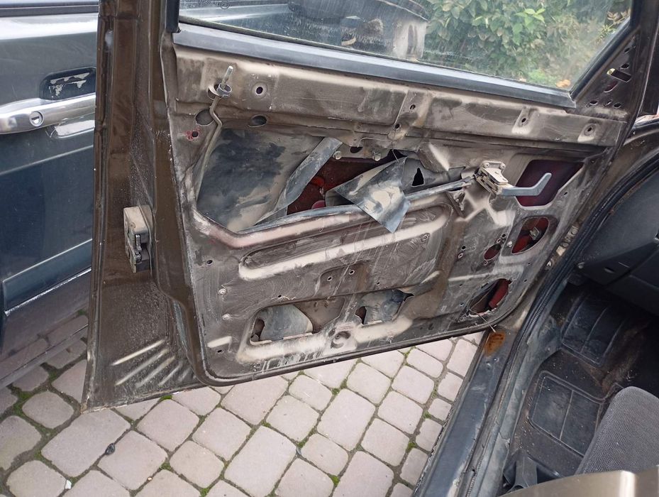 Дверка передня ліва ВАЗ 2110/2111/2112