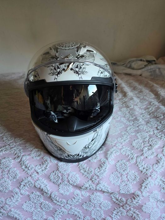 Capacete praticamente novo