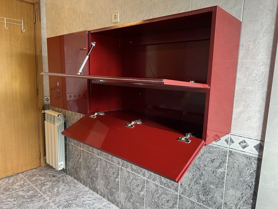 Móvel para arrumos wc ou outros fins. Lacado