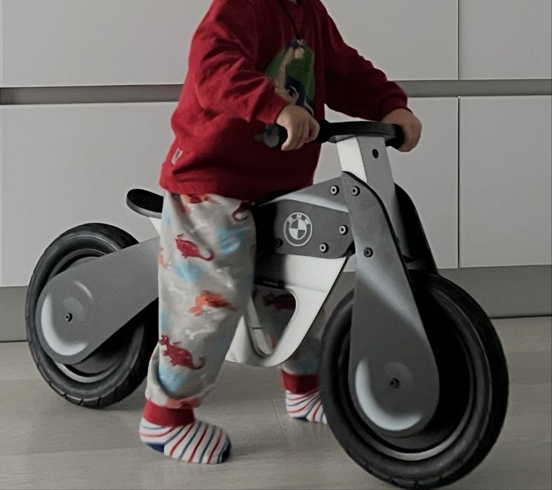 Беговел дитячій бмв